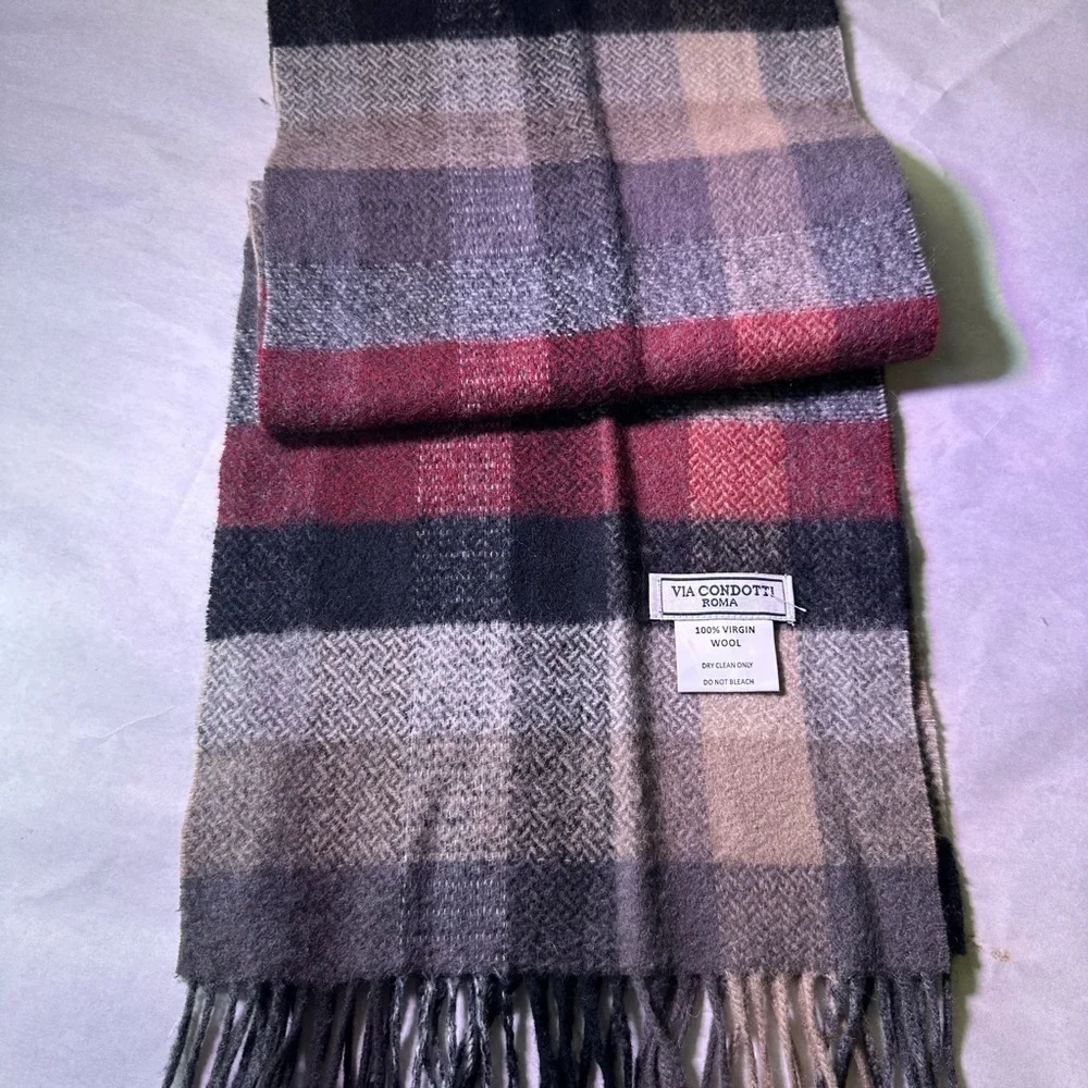 Via Condotti Wool Scarf in Black and Gray